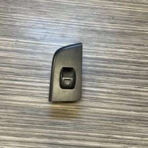 2014 - 2022 CHEVY SILVERADO / COLORADO / TAHOE / SUBURBAN / GMC SIERRA / YUKON RIGHT SIDE REAR WINDOW SWITCH 23180793 23436335 23436102