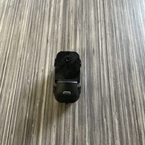 2016 - 2024 GMC ACADIA / CHEVY MALIBU / BUICK ENCLAVE WINDOW SWITCH 84513466
