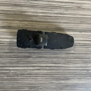 2016 - 2024 GMC ACADIA / CHEVY MALIBU / BUICK ENCLAVE WINDOW SWITCH 84513460